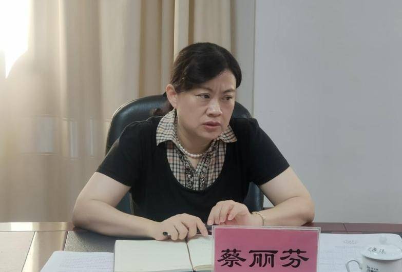 刑十年, da, 她在党的十