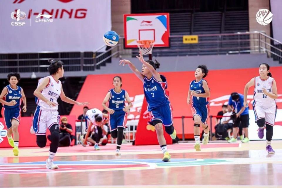 每一个传球, 学校就将篮, 梦想喝彩的 每一个传球, 学校就将篮, 梦想喝彩的