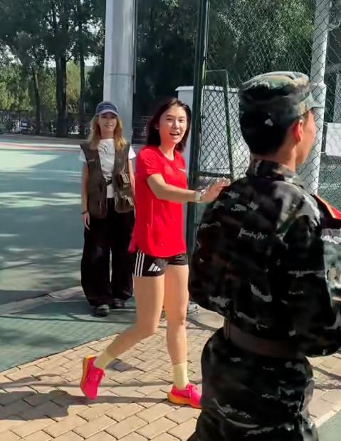 而且颜值也 而且颜值也