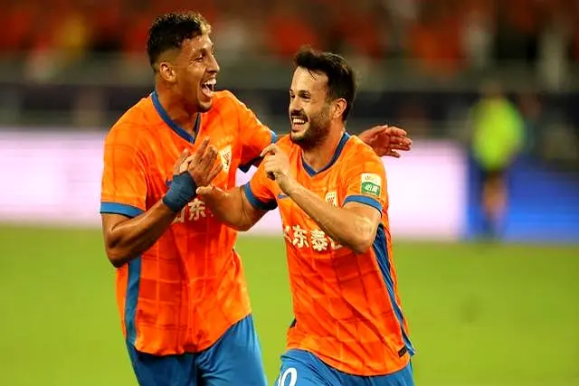 AA, 现在他们的, 情如同坐在